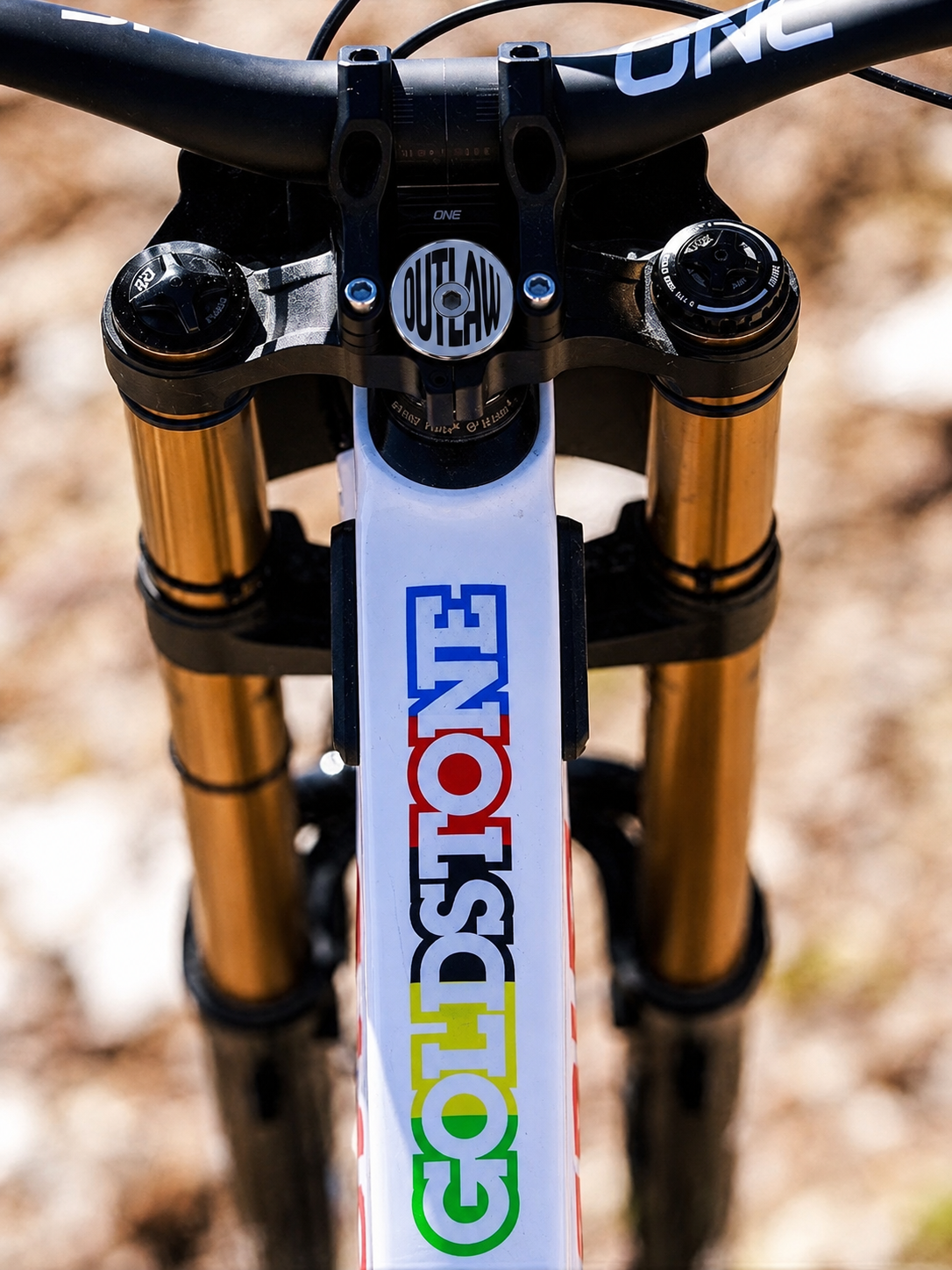 OUTLAW stem cap design 001